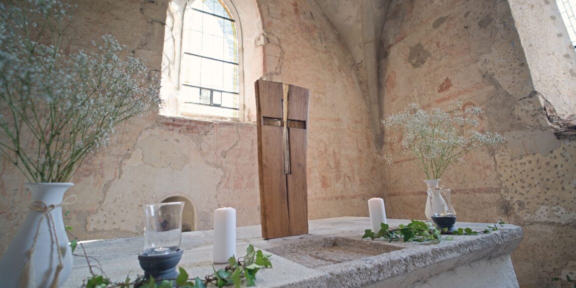 oltář v kostele Svatého Mikuláše v Boleticích Kájov Tomáš Kasal svatební fotograf